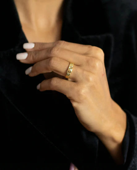 ANILLO CHISPAS INCRUSTADAS